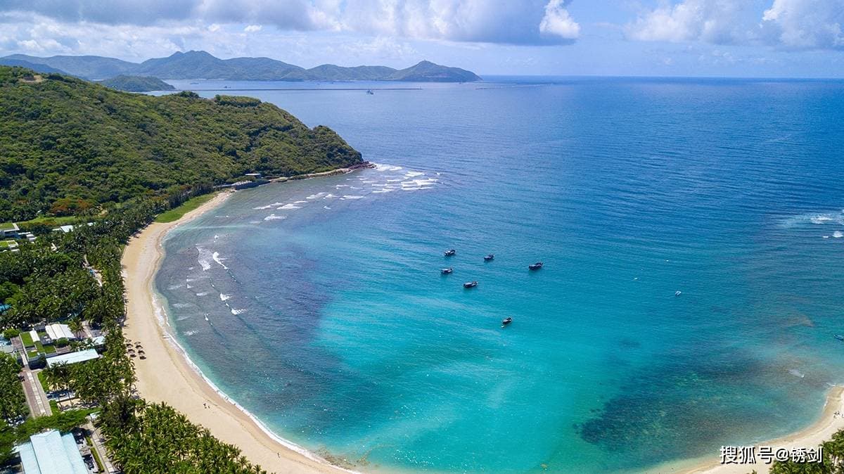 三亚深度游，一般人不知道的小东海，有沙滩有礁石能浮潜还能赶海_半岛