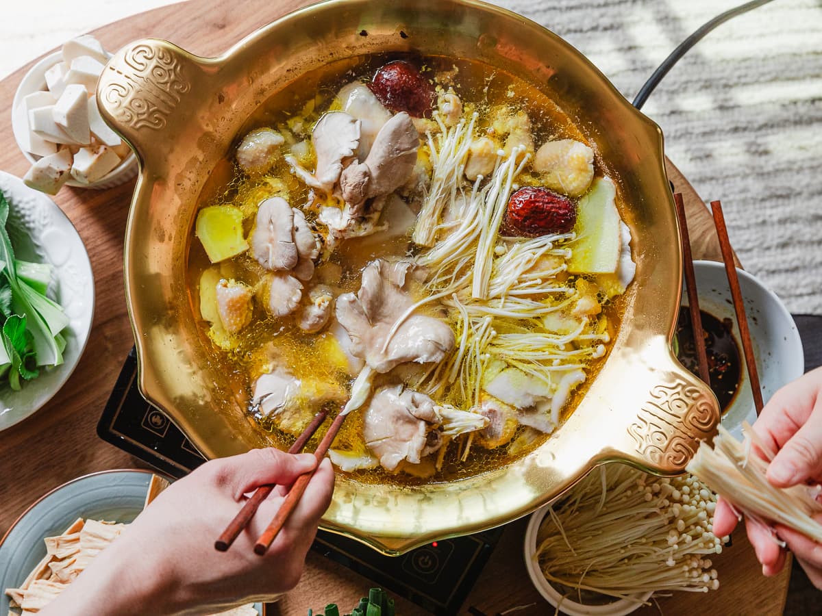 Hainan Coconut Chicken Hotpot