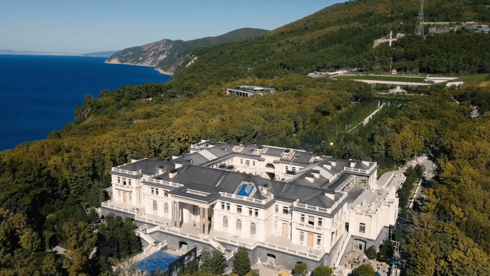 Putin's palace': Builders' story of luxury, mould and fake walls