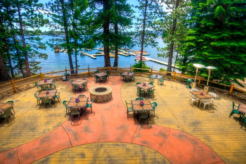 The Pines Bar & Grill - Hoodoo's Crescent Lake Resort