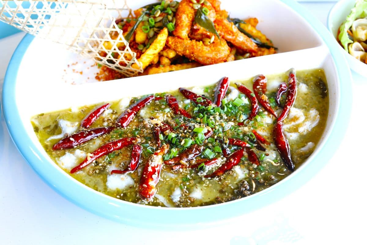 YAO YAO Sauerkraut Fish 姚姚酸菜鱼 – Famous China Suan Cai Yu ...
