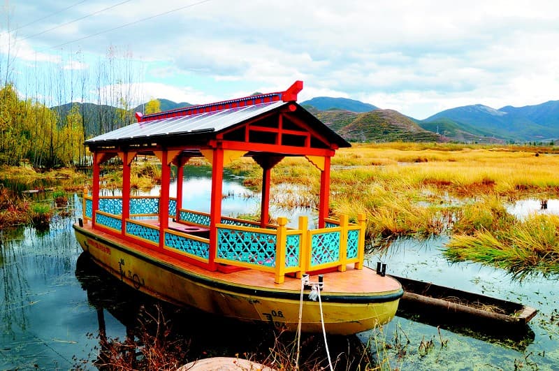 Legendary Lugu lake becalmed after motorboat ban | Dialogue Earth