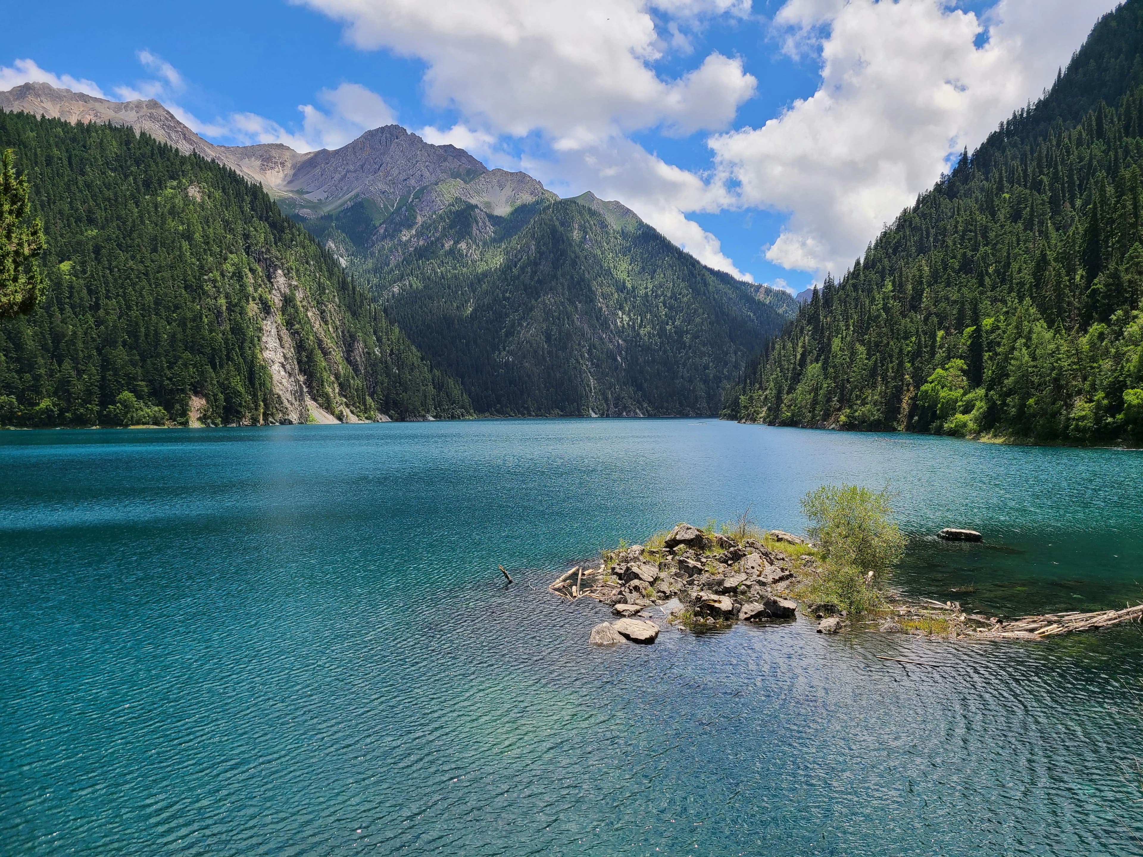 7-Day Jiuzhaigou Couples' Adventure: Discovering Natural Wonders & Romantic Escapes