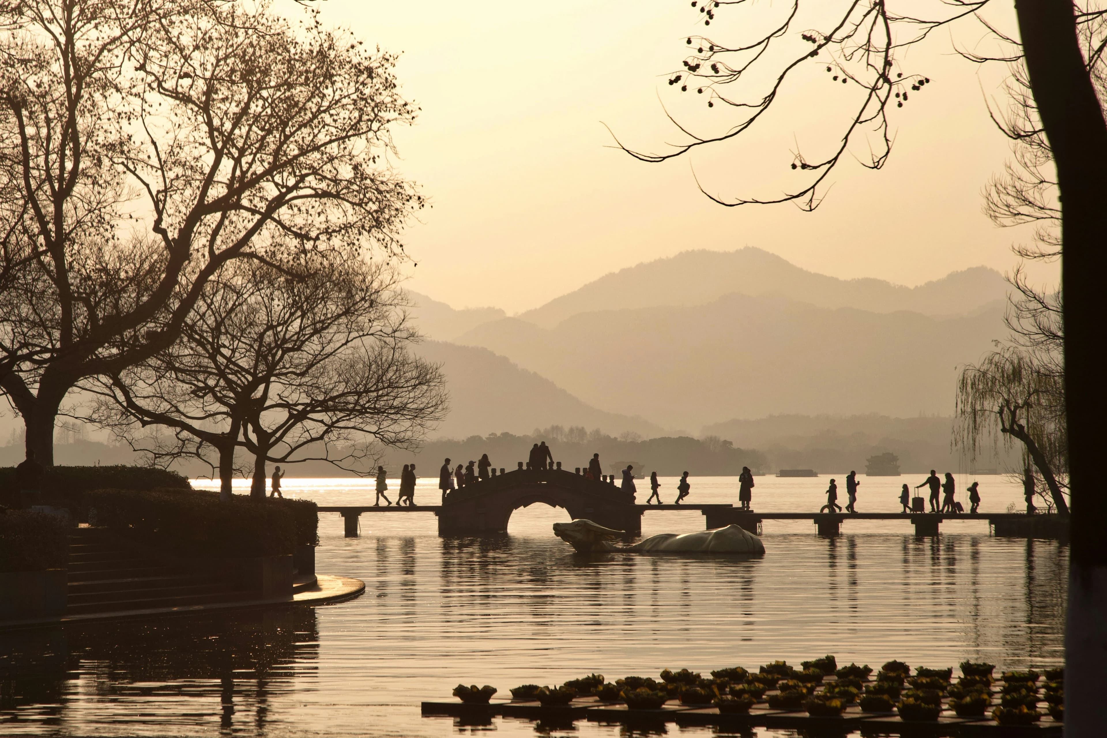 7-Day Solo Travel Guide: Hangzhou on a Mid-Range Budget