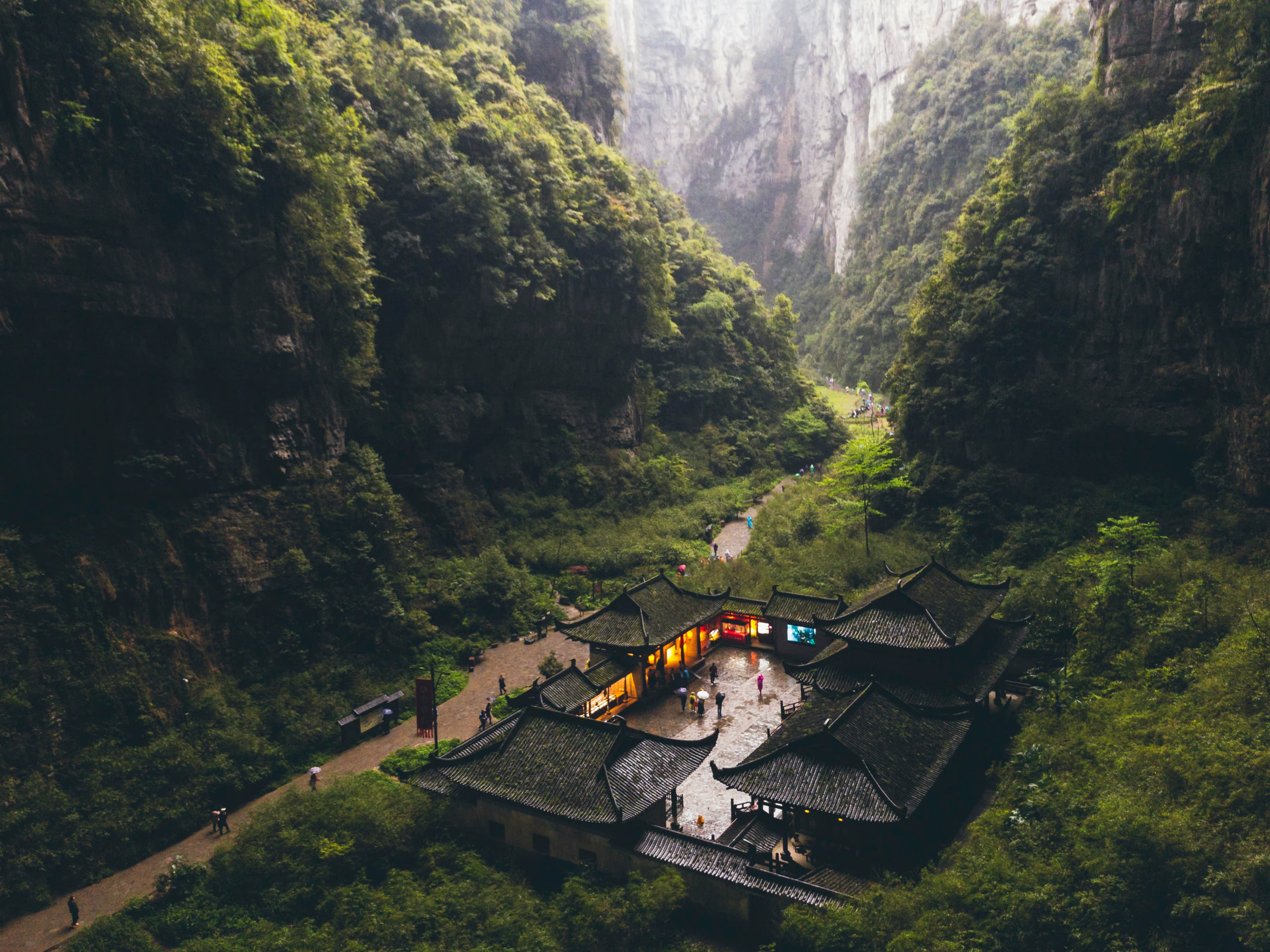 Chongqing 3-Day Solo Travel Guide: Savoring Spicy Flavors on a Budget