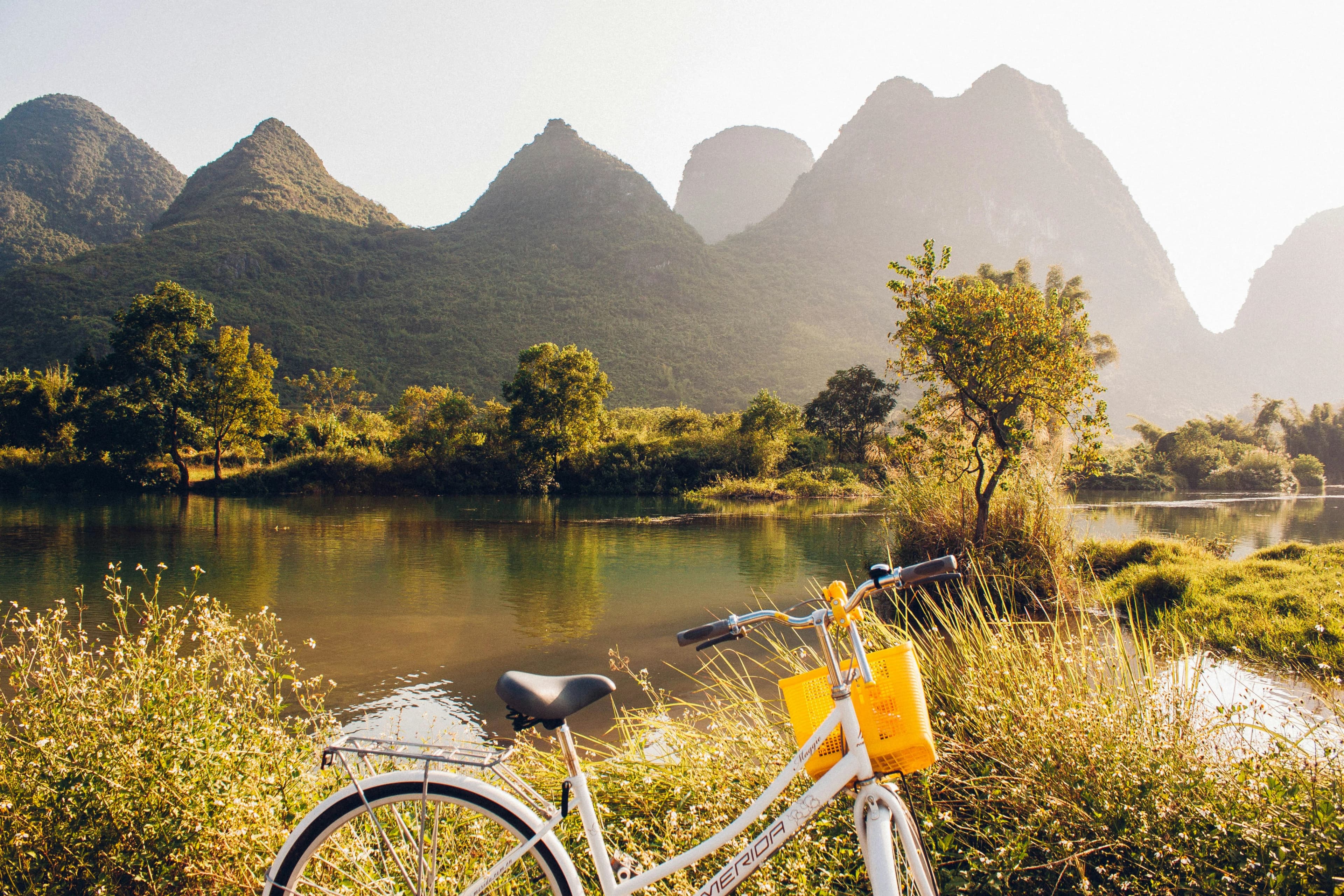 Ultimate 7-Day Solo Traveler's Guide to Guilin: Budget-Friendly Food & Adventure