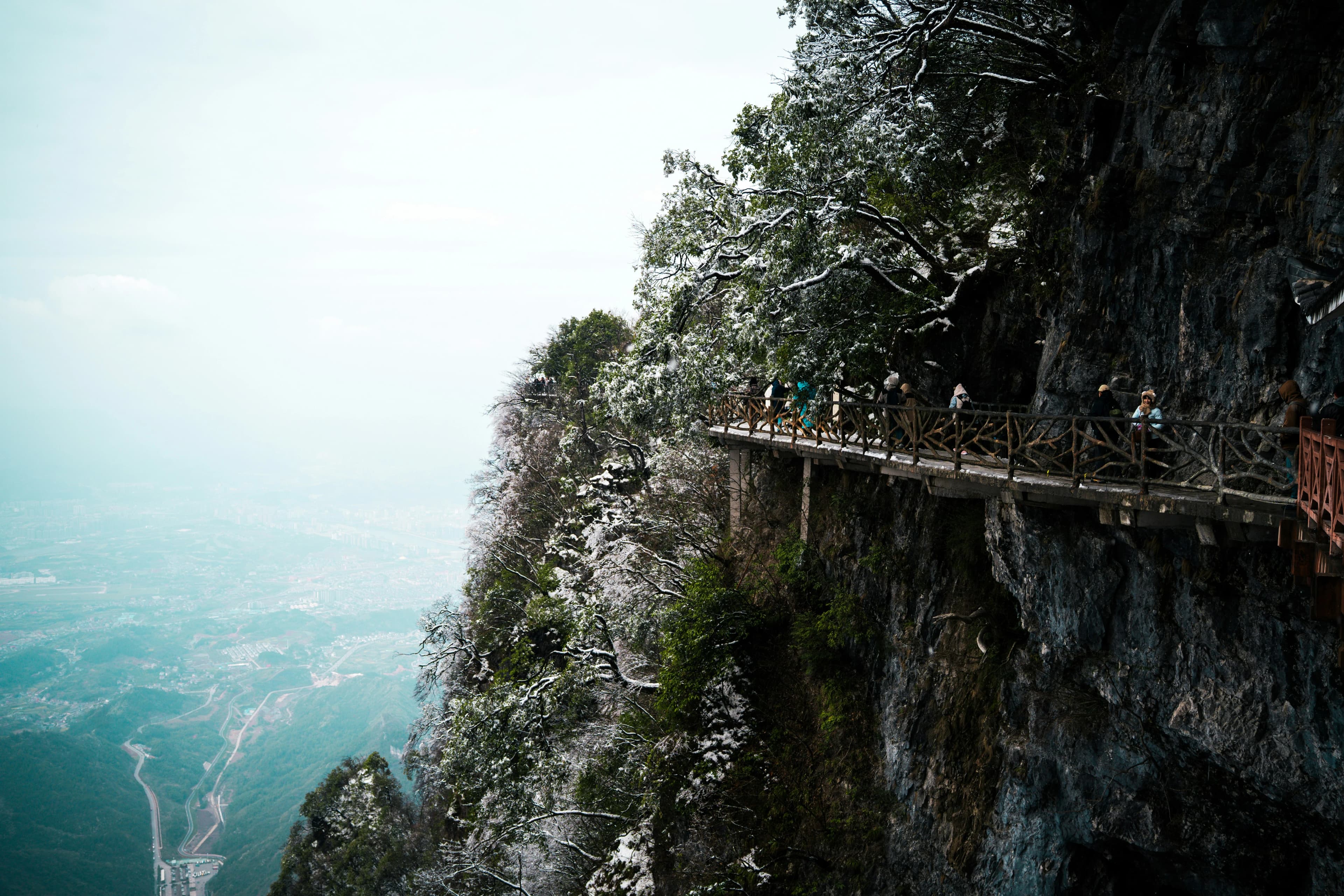 Zhangjiajie 5-Day Nature Adventure: Solo Travel Guide to Avatar Mountains & Glass Bridges