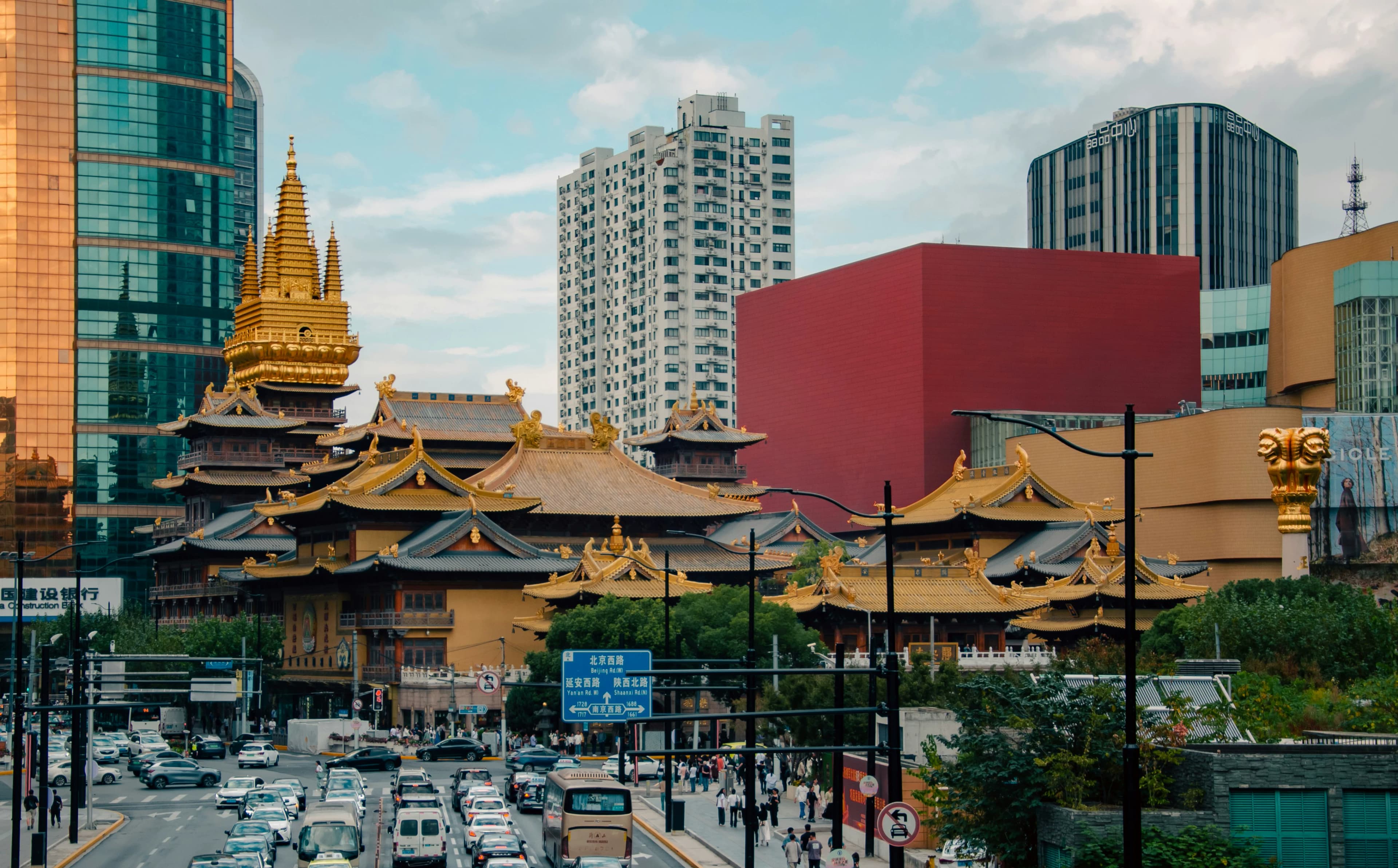 5-Day Shanghai Solo Travel Guide: Luxury & Culinary Adventures