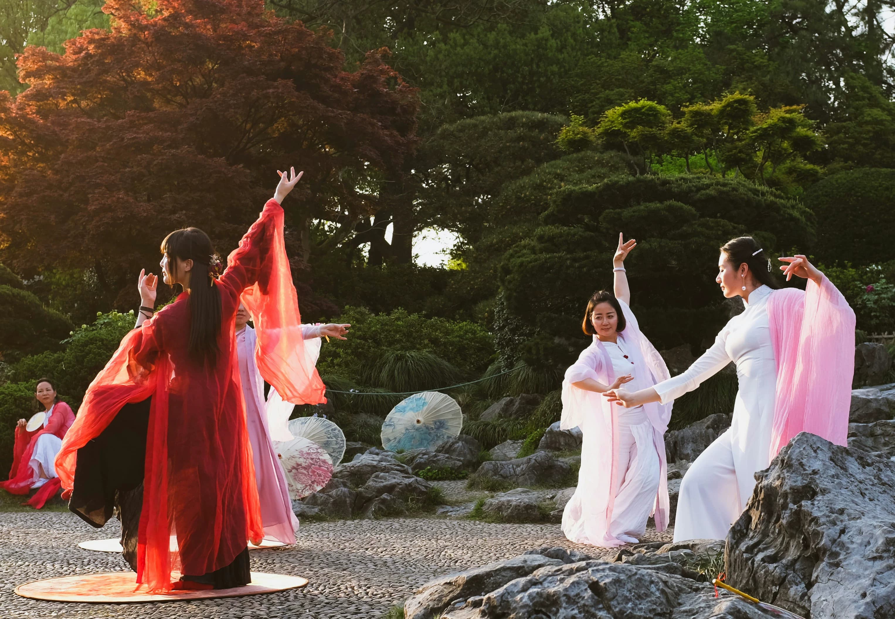 Hangzhou Family Travel Guide: 5 Days of History & Culture on a Budget