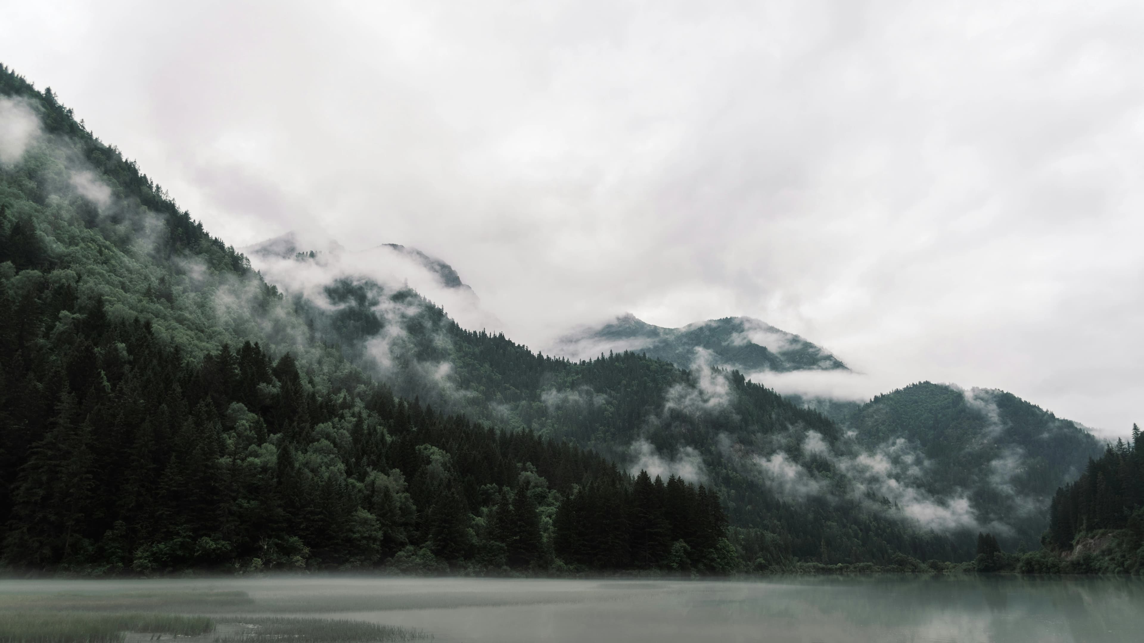 7-Day Jiuzhaigou Luxury Hiking Adventure for Couples