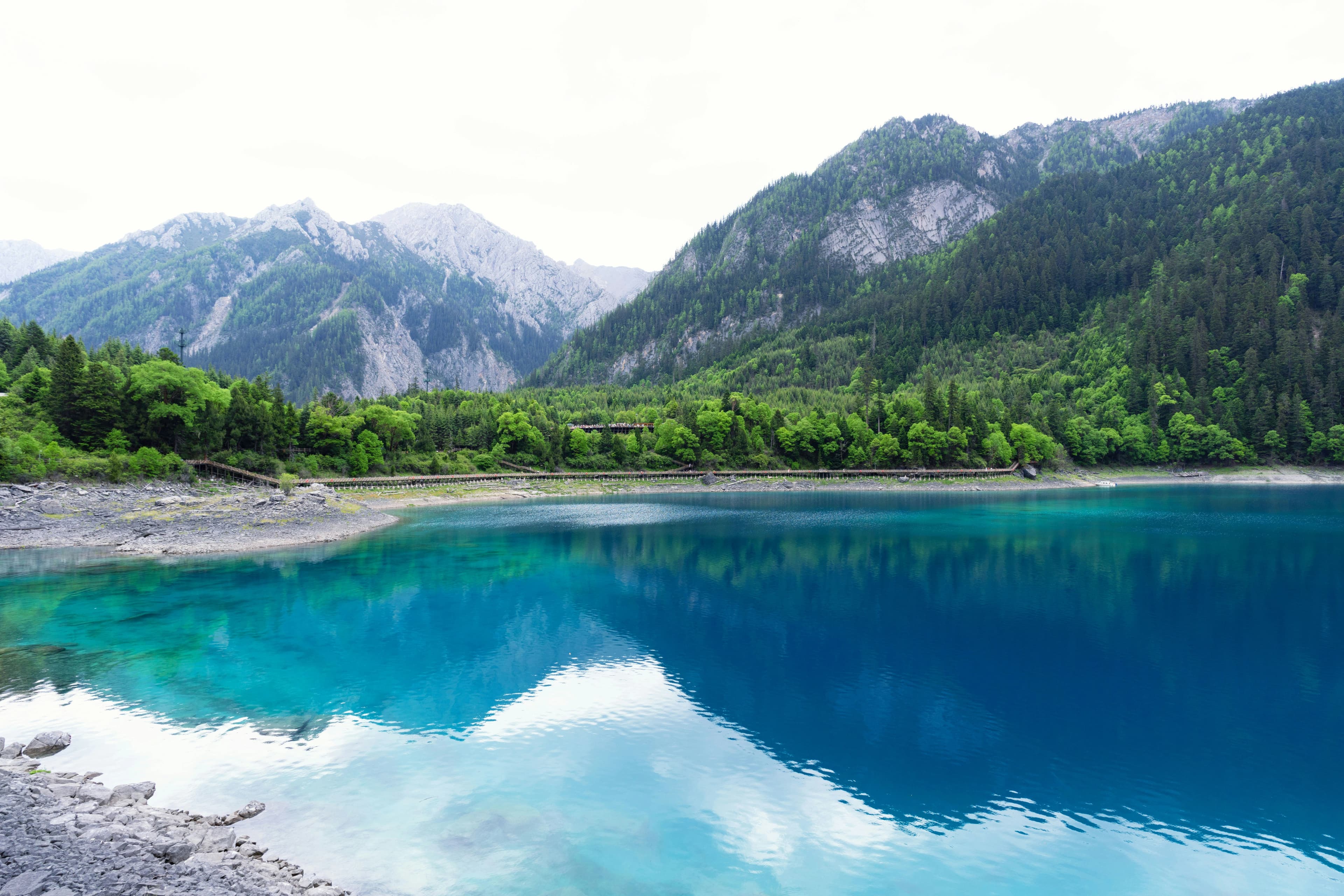 Ultimate 5-Day Luxury Family Trip to Jiuzhaigou: Nature & Culture