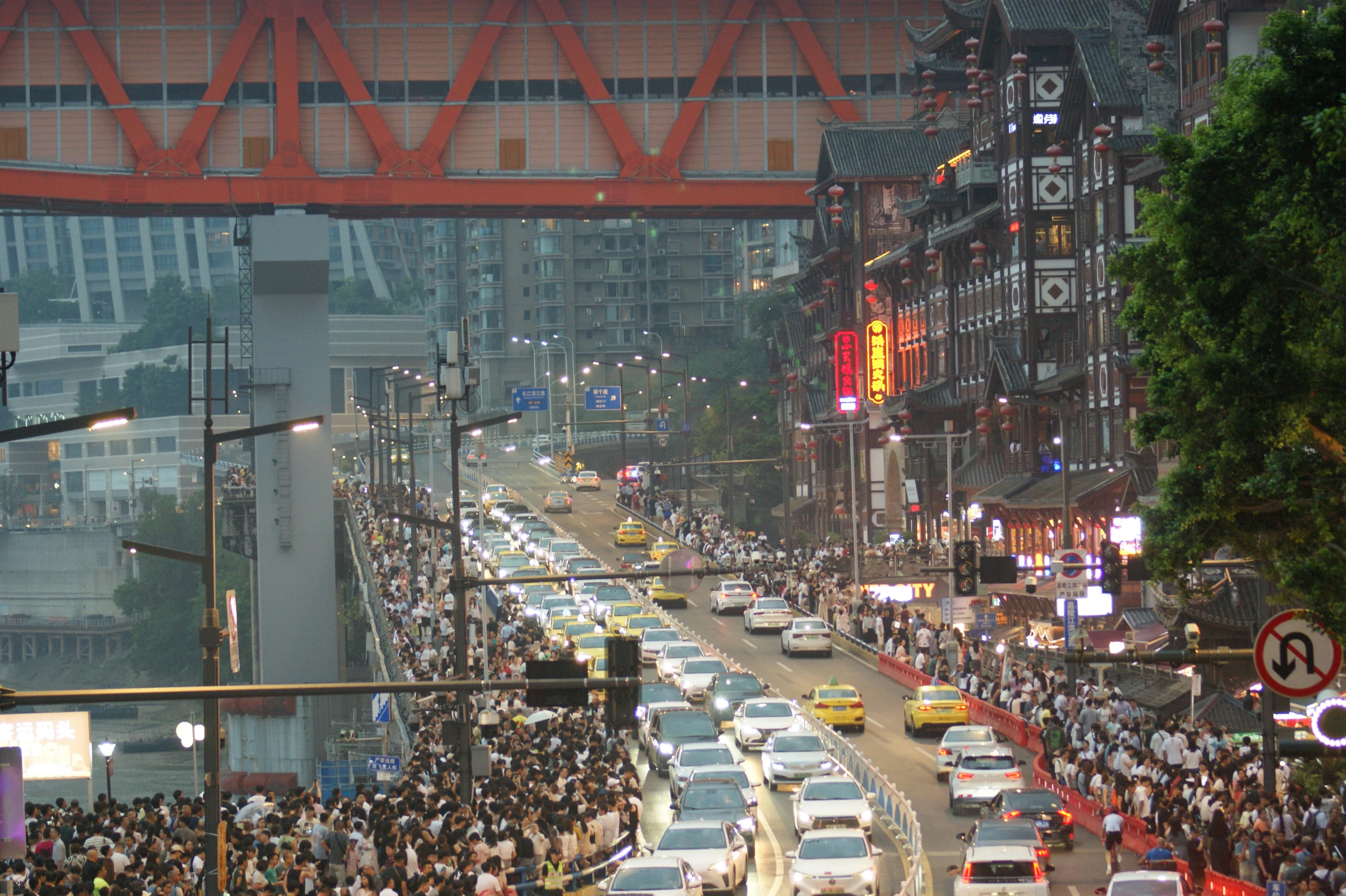 7-Day Chongqing Family Travel: Food Adventures & Budget-Friendly Tips