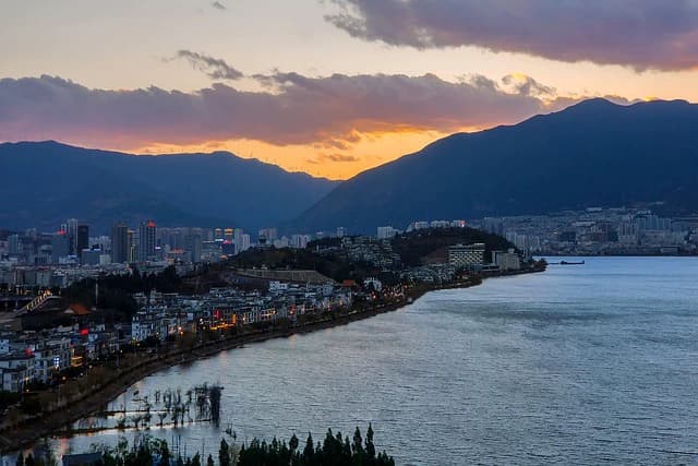 5-Day Solo Travel Itinerary: Lijiang's Nature & Luxury Escapes