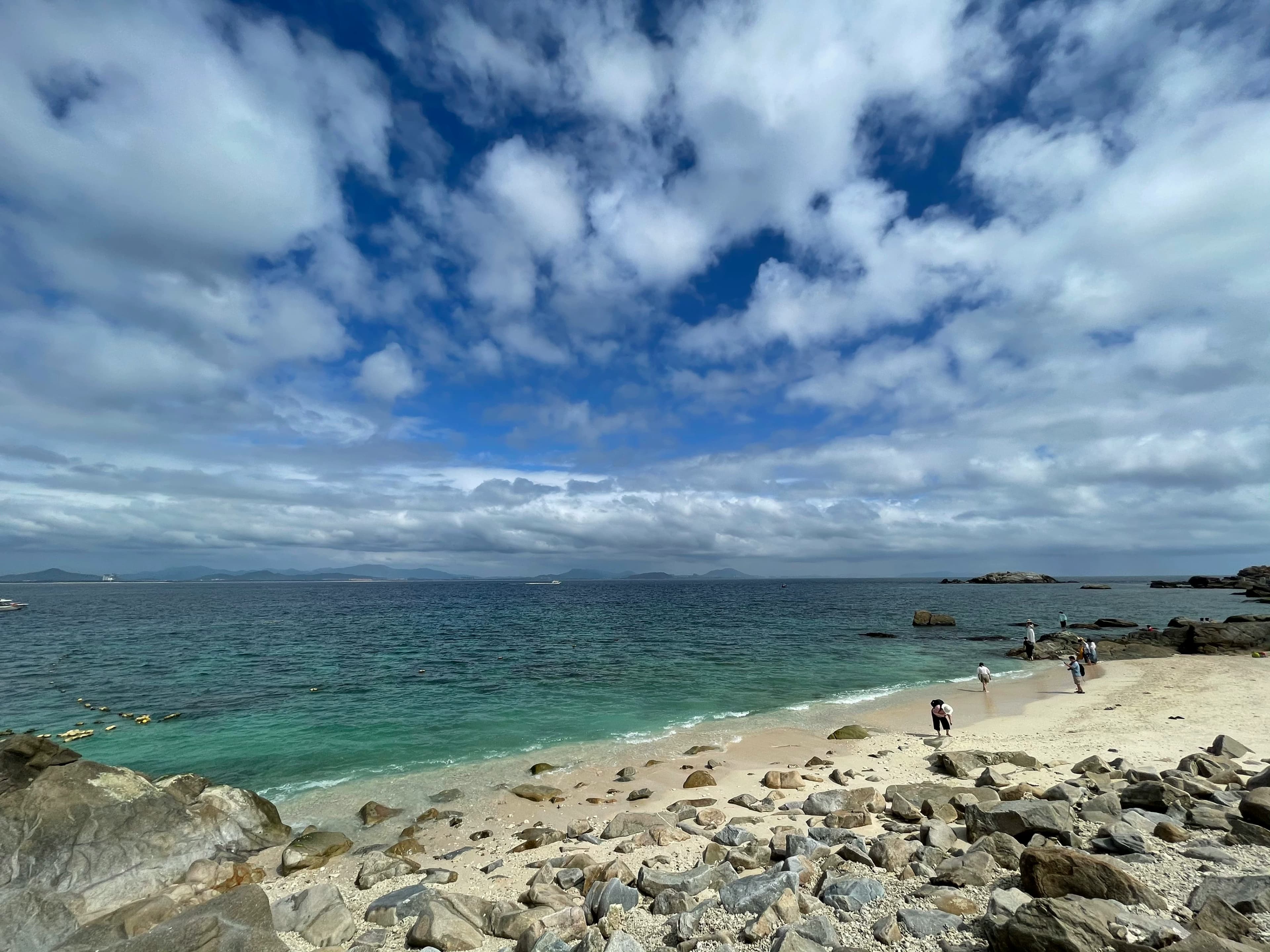 Sanya Romantic Escape: 3-Day Nature & Luxury Itinerary for Couples