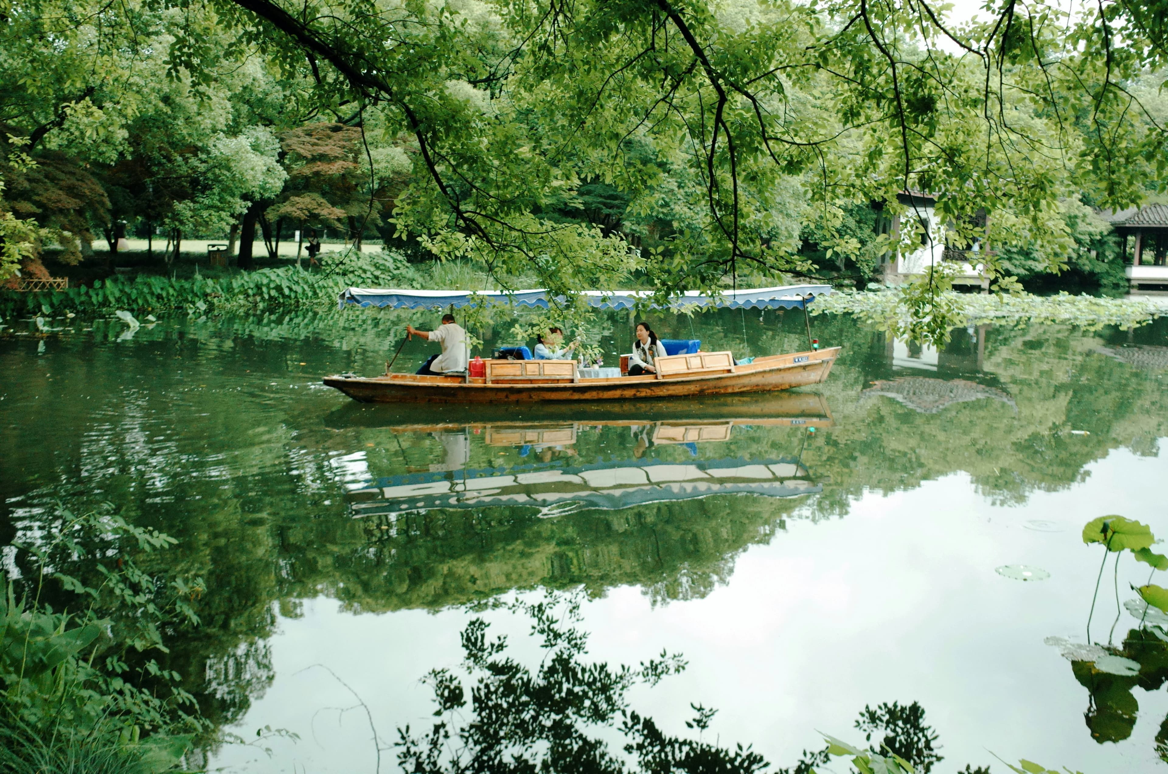 3-Day Hangzhou Couples Travel Guide: History, Culture & Mid-Range Itinerary