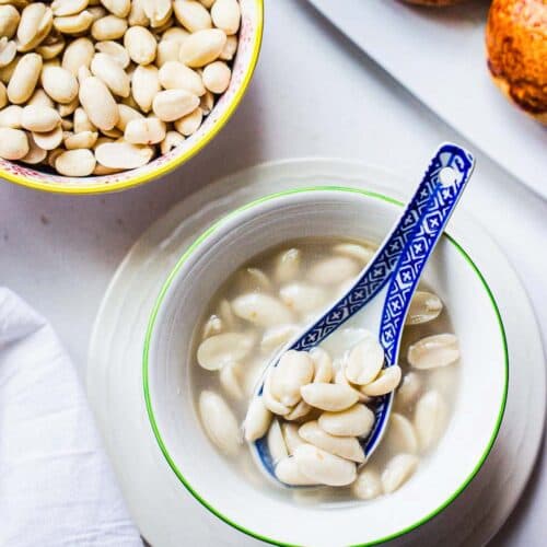 Taiwanese Sweet Peanut Soup (Tong Sui)