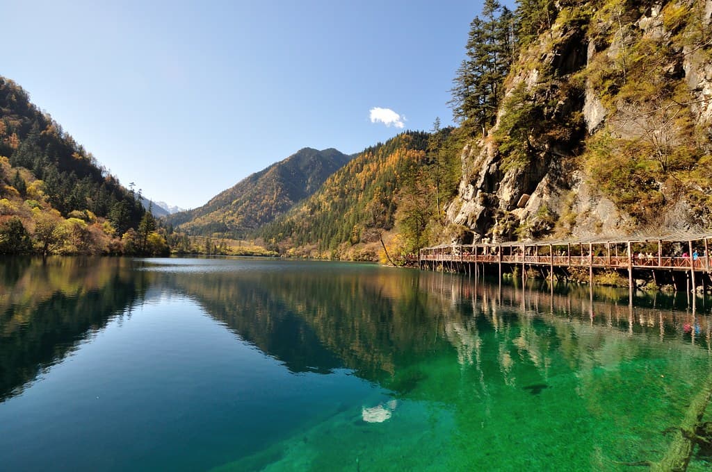 熊猫海 - Panda Lake | Panda Lake has an average depth of 14 m ...