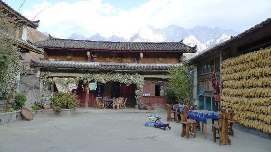 the Guesthouse courtyard - Picture of Naxi Family Guesthouse ...