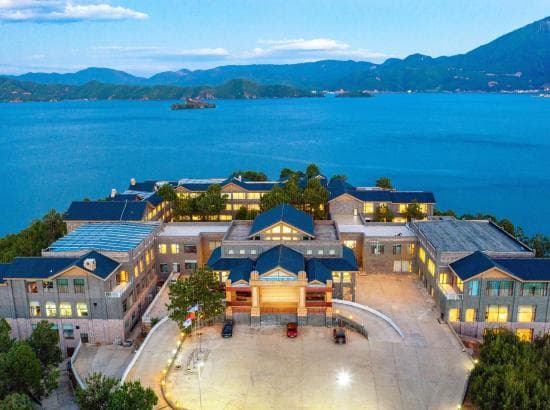 Lugu Lake Hotel-