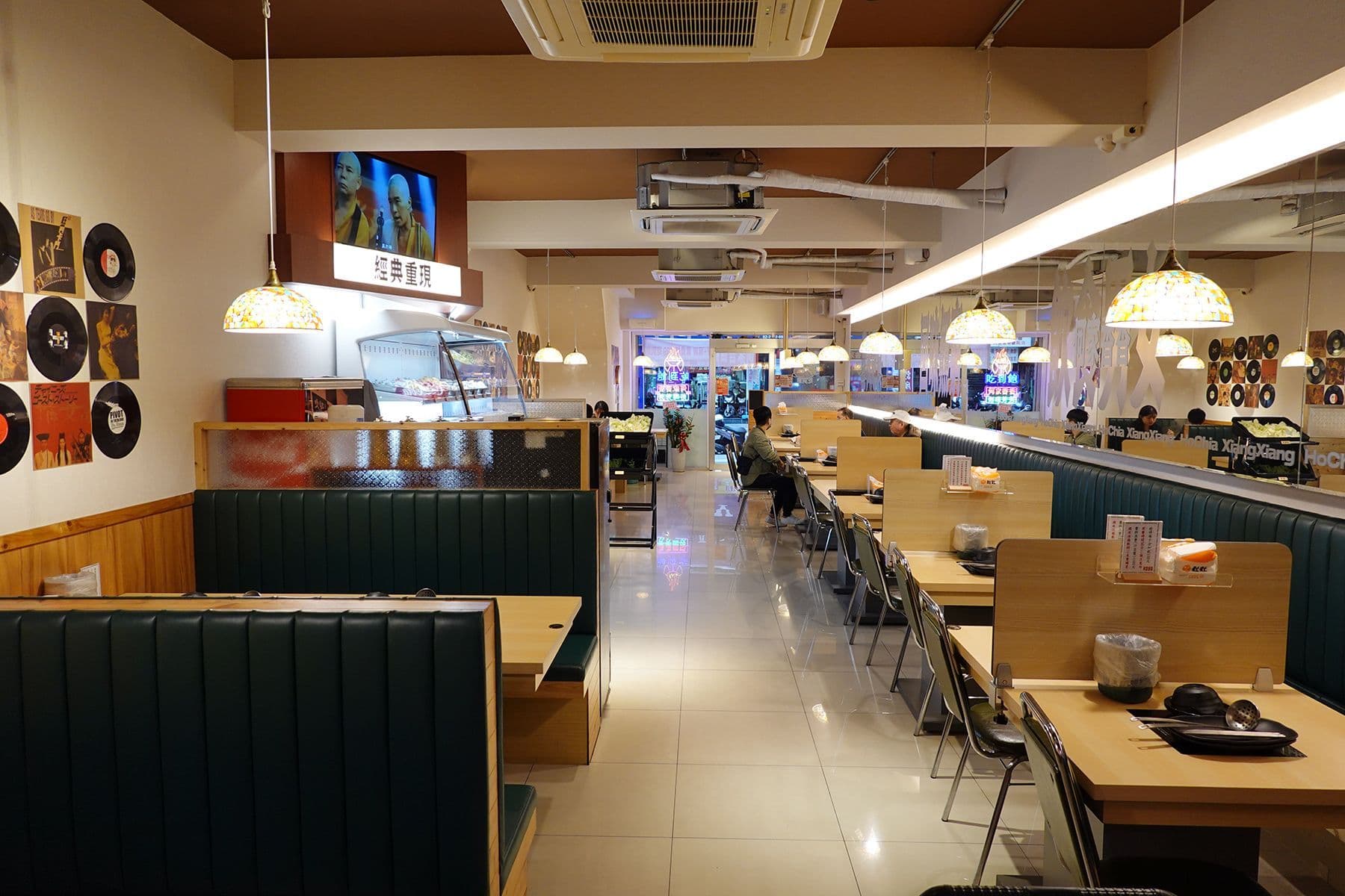 新北市中和區積穗國中附近火鍋餐廳，有現切肉片跟海鮮、自助吧超豐盛不 ...
