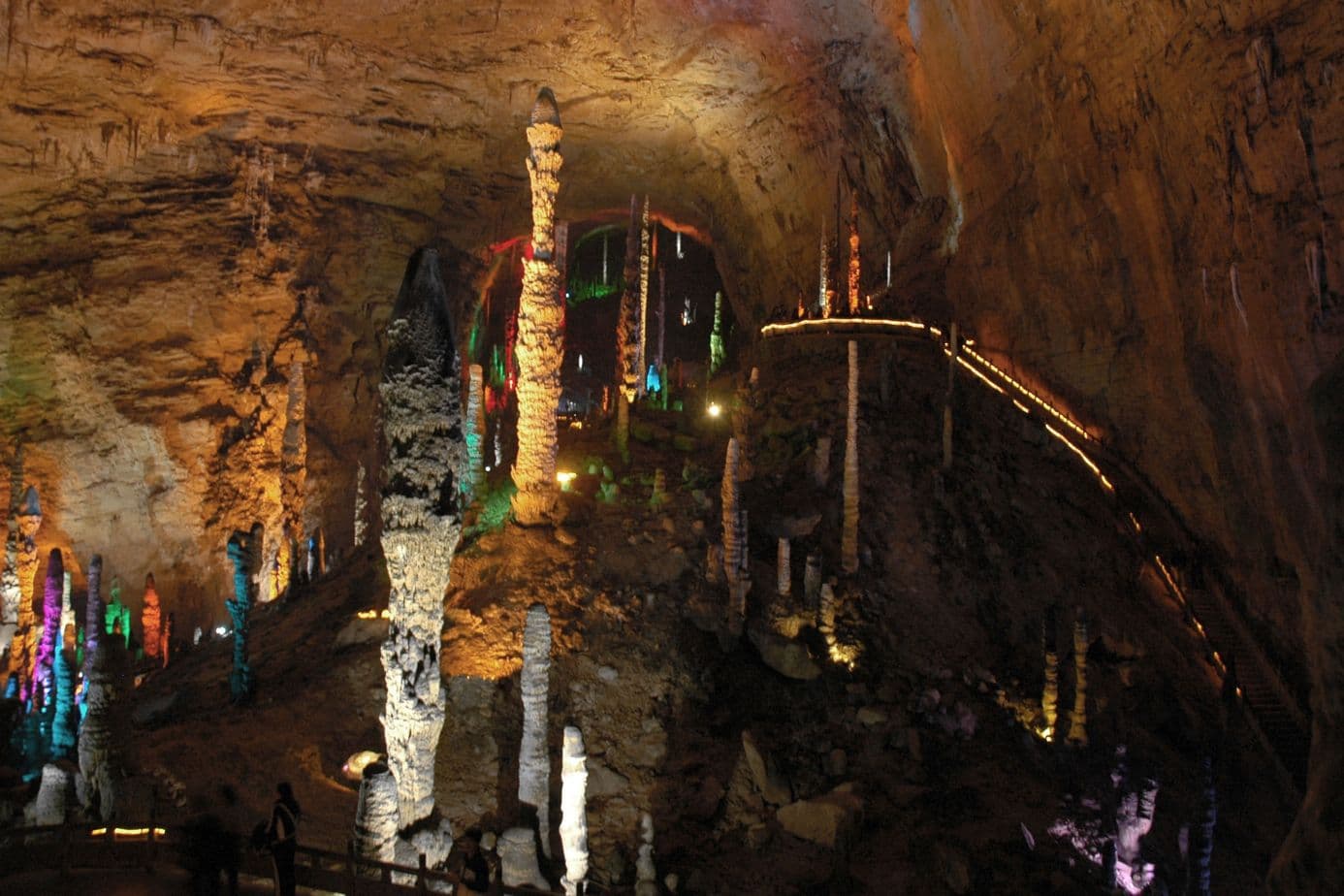 Huanglong Cave - Wikipedia