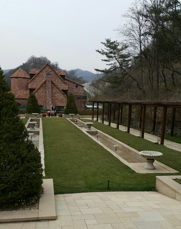 Jade Garden - Wikipedia