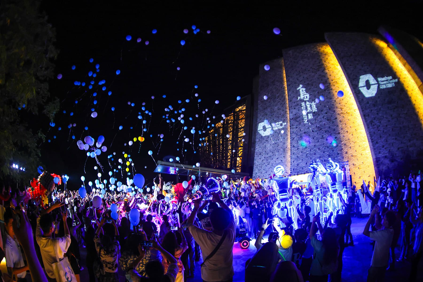 Watery Wuzhen puts on a wave of shows