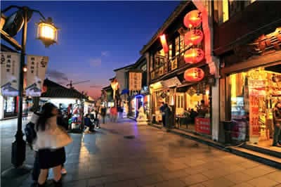 Best Places to Visit in Hangzhou: Qinghefang Ancient Street ...