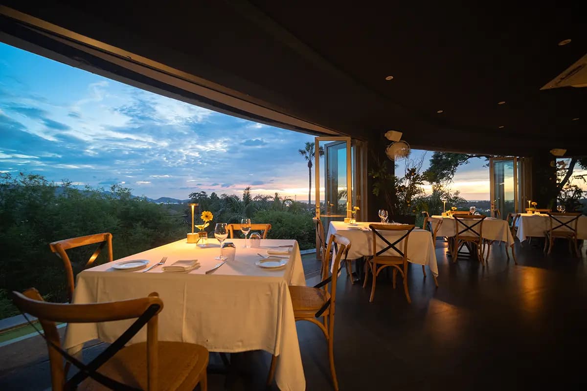The Pavilions Hotels & Resorts | Bar and Restaurants